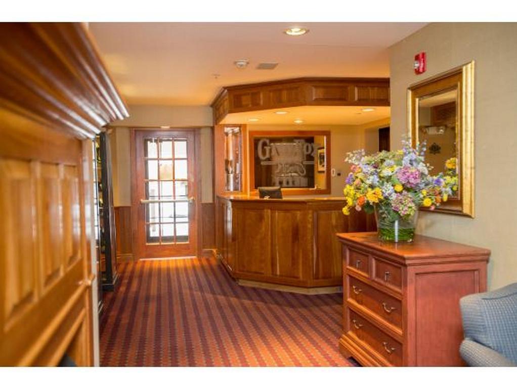 Grey Fox Inn Stowe Exterior photo