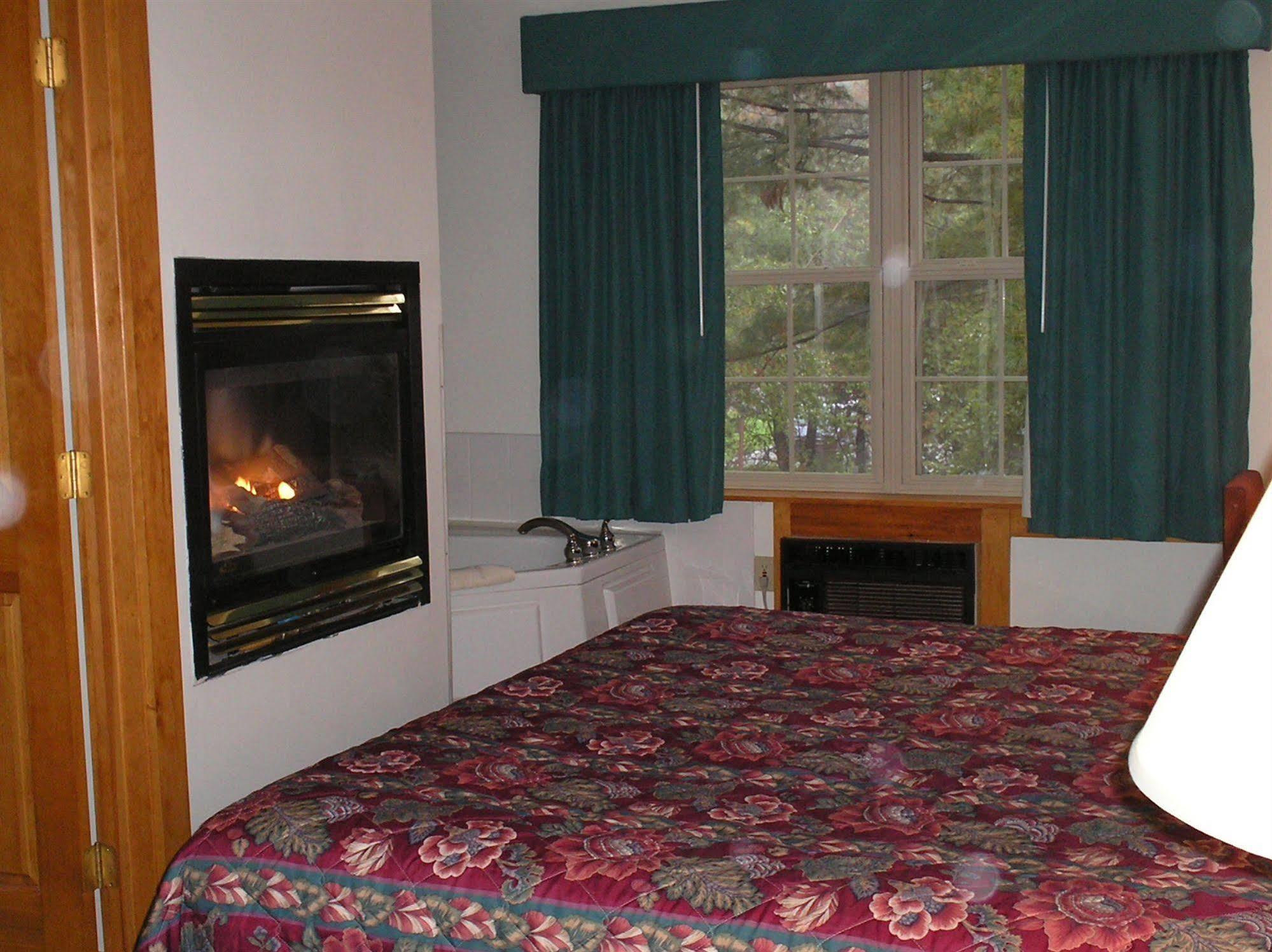 Grey Fox Inn Stowe Exterior photo